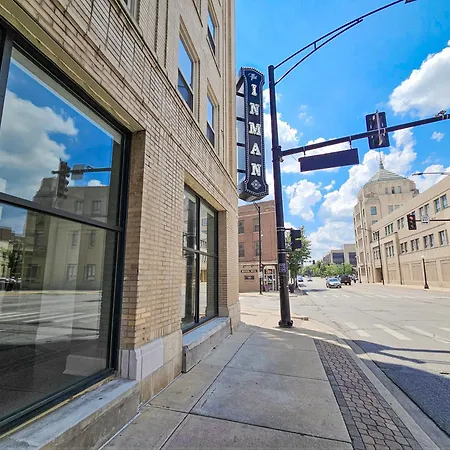 Luxurious 1 Bed 1 Bath Stay At The Historic Inman Champaign Exterior photo